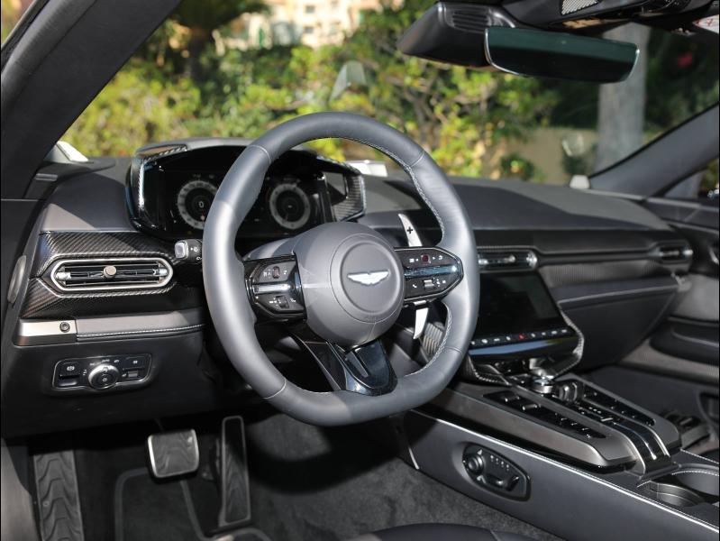 Image ASTON MARTIN DB12 VANQUISH