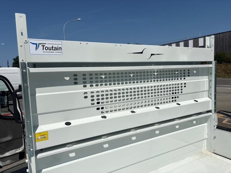 Image FUSO Canter CCb 3C15 Empattement 28