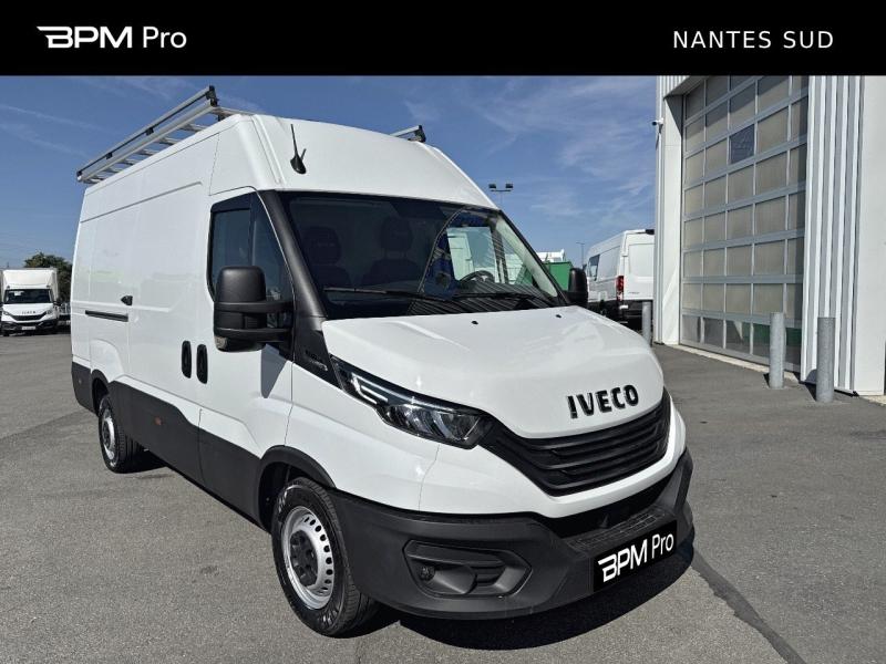 Photo IVECO Daily 35S Fg 35S16A8 V12 Hi-Matic