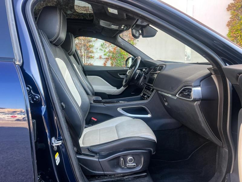 Image JAGUAR F-Pace 2.0T 250ch R-Sport AWD BVA8