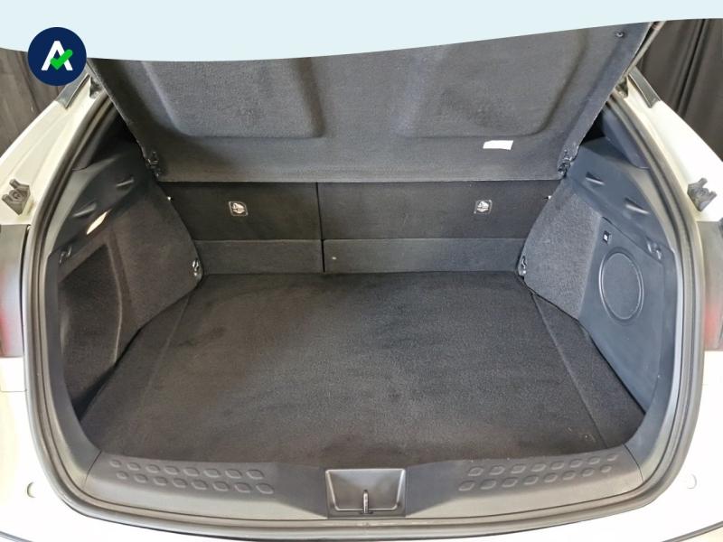 Image TOYOTA C-HR 122h Distinctive 2WD E-CVT MY20