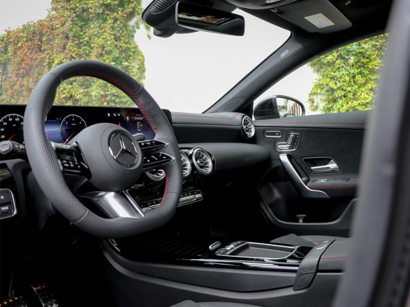 Image MERCEDES-BENZ CLA Shooting Brake 200 d 150ch AMG Line 8G-DCT