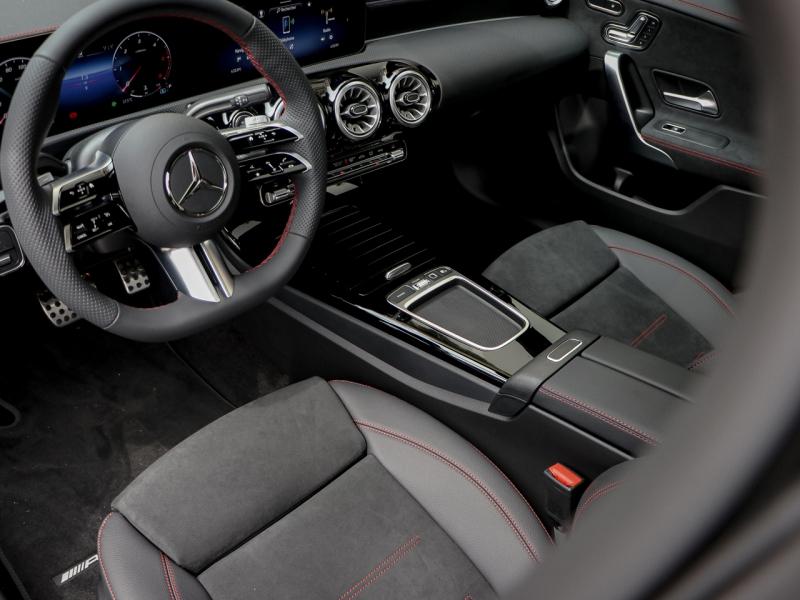 Image MERCEDES-BENZ CLA Shooting Brake 200 d 150ch AMG Line 8G-DCT