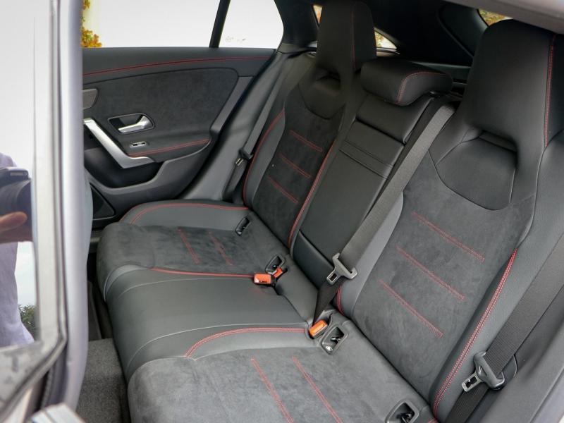 Image MERCEDES-BENZ CLA Shooting Brake 200 d 150ch AMG Line 8G-DCT