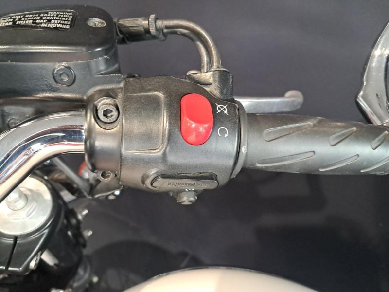 Image TRIUMPH Thruxton Thruxton 900 2011