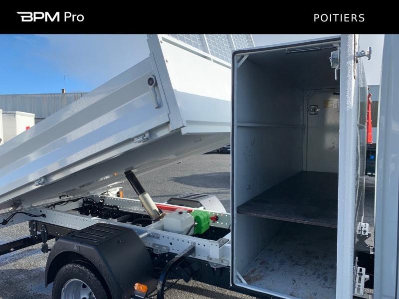 Image IVECO Daily CCb 35C16H 3.0 D / 160 CH / 2023 / Double cabine 6 places /