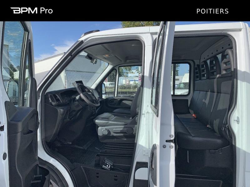 Image IVECO Daily CCb 35C16H 3.0 D / 160 CH / 2023 / Double cabine 6 places /
