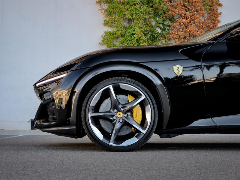 Image FERRARI PUROSANGUE V12