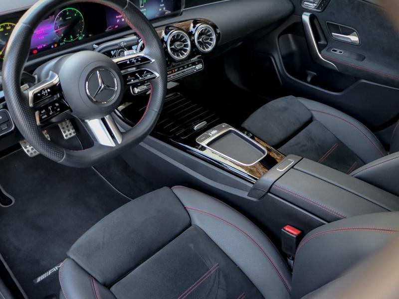 Image MERCEDES-BENZ CLA Shooting Brake 200 d 150ch AMG Line 8G-DCT