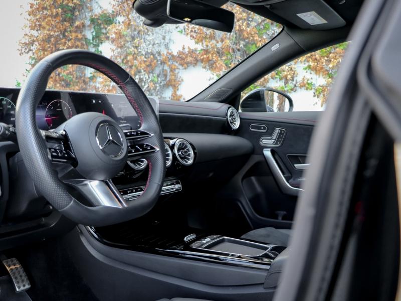 Image MERCEDES-BENZ CLA Shooting Brake 200 d 150ch AMG Line 8G-DCT