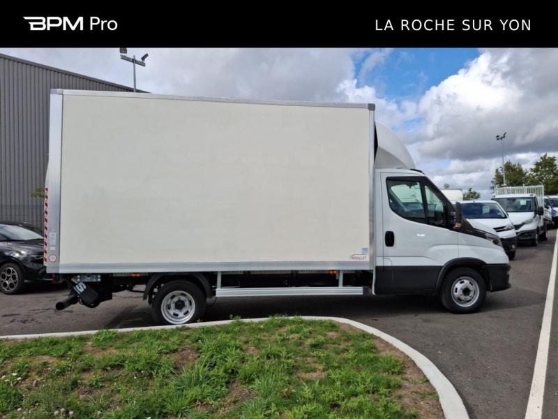 Image IVECO Daily CCb 35C16H 3.0L 160cv / Caisse Hayon / 20m3 / empattement 4100 / 35 500 HT