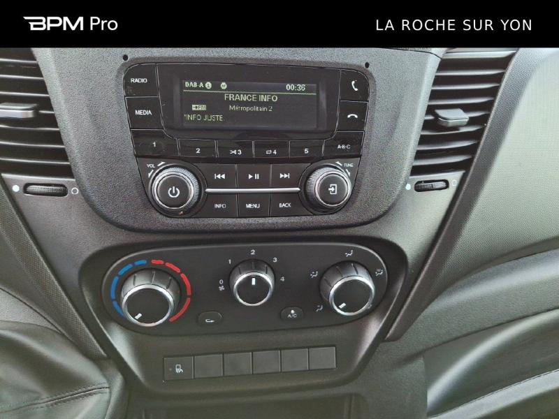 Image IVECO Daily CCb 35C16H 3.0L 160cv / Caisse Hayon / 20m3 / empattement 4100 / 35 500 HT