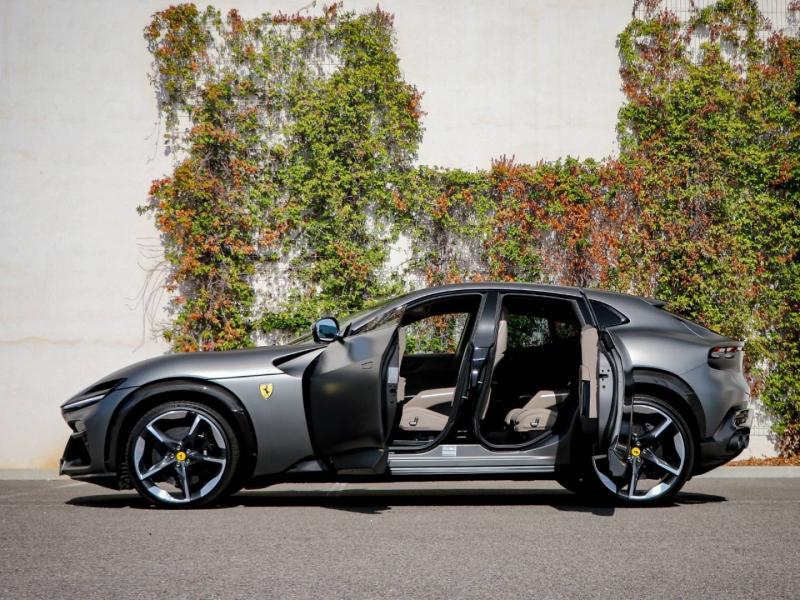 Image FERRARI PUROSANGUE suv