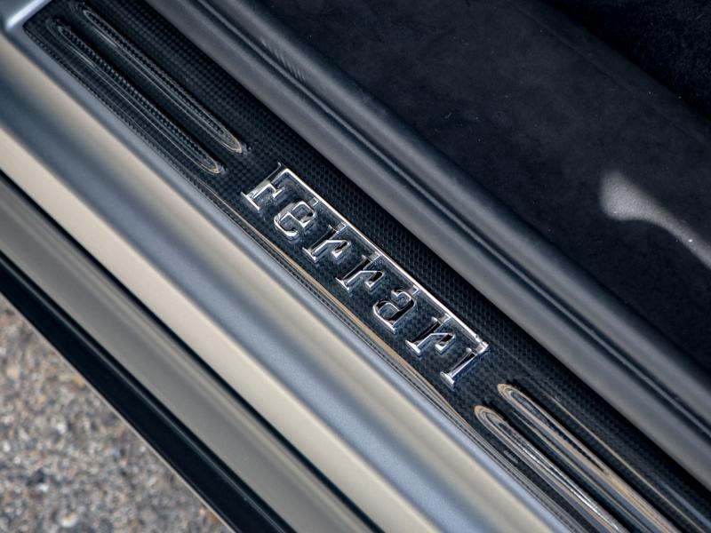 Image FERRARI PUROSANGUE suv