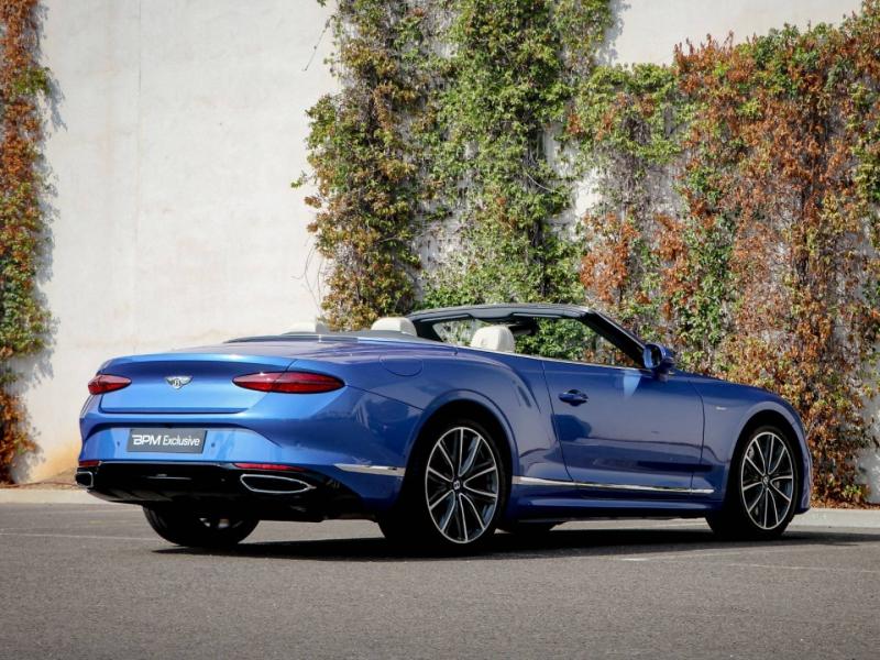 Image BENTLEY CONTINENTAL GTC Azure V8 Hybrid 4.0 680ch