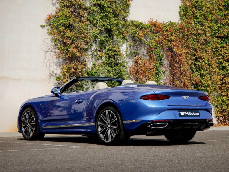 Image BENTLEY CONTINENTAL GTC Azure V8 Hybrid 4.0 680ch