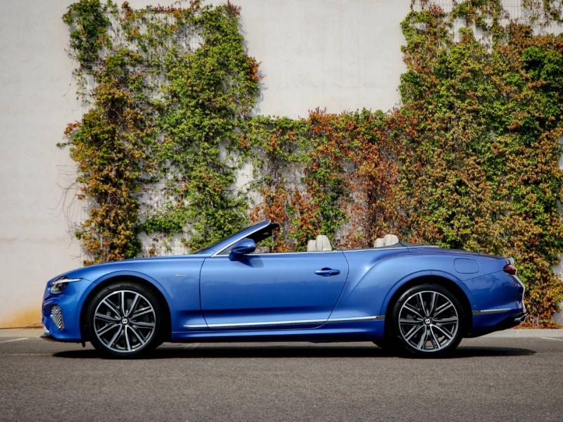 Image BENTLEY CONTINENTAL GTC Azure V8 Hybrid 4.0 680ch