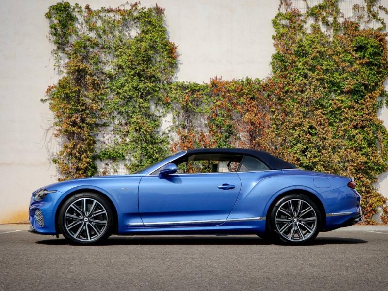 Image BENTLEY CONTINENTAL GTC Azure V8 Hybrid 4.0 680ch