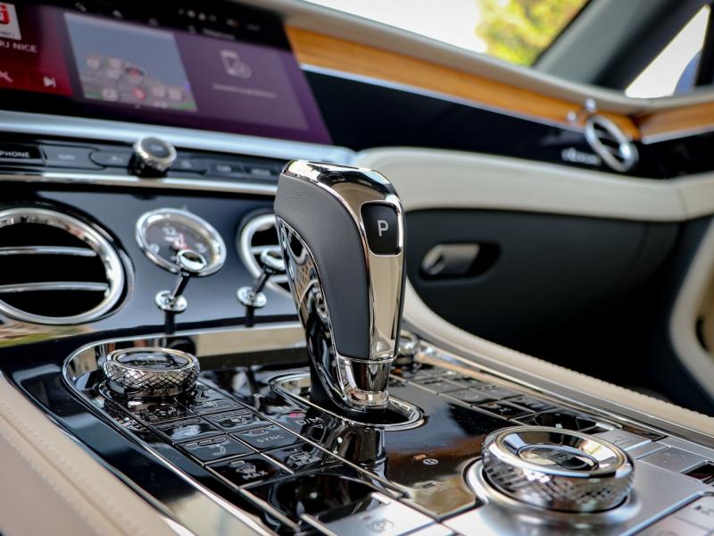 Image BENTLEY CONTINENTAL GTC Azure V8 Hybrid 4.0 680ch