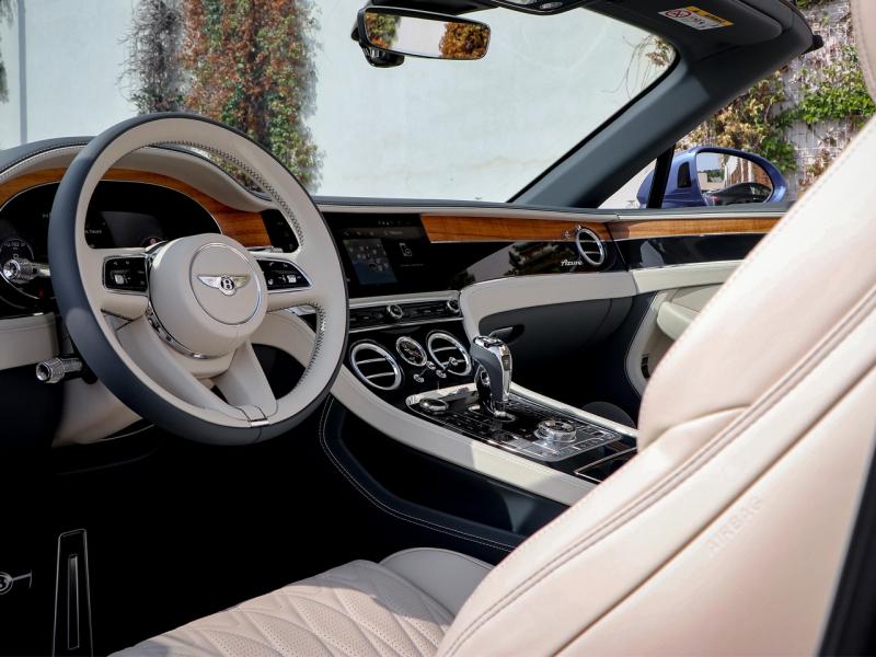 Image BENTLEY CONTINENTAL GTC Azure V8 Hybrid 4.0 680ch
