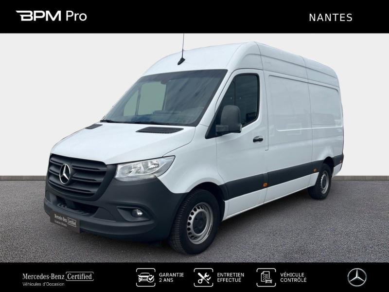 Photo MERCEDES-BENZ Sprinter Fg 317 CDI 37 3T5 First Propulsion Léger 9G-Tronic