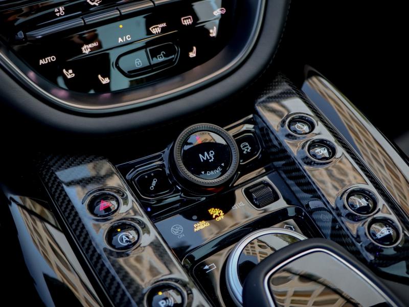 Image ASTON MARTIN DBX 4.0 V8 biturbo 707ch BVA9