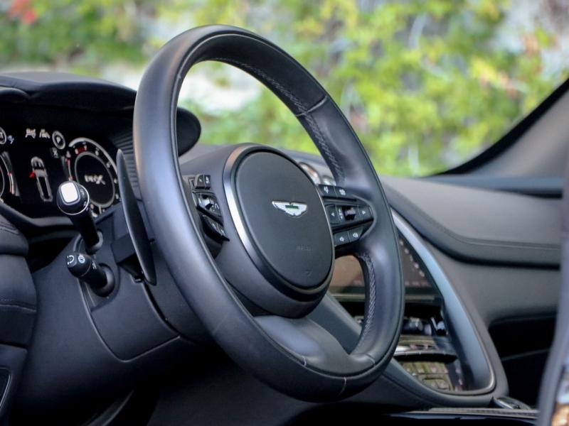 Image ASTON MARTIN DBX 4.0 V8 biturbo 707ch BVA9