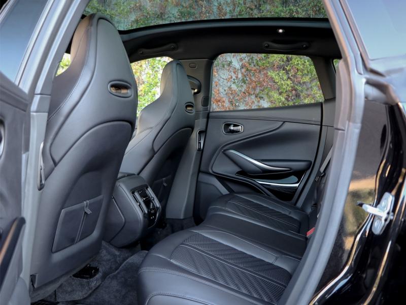 Image ASTON MARTIN DBX 4.0 V8 biturbo 707ch BVA9