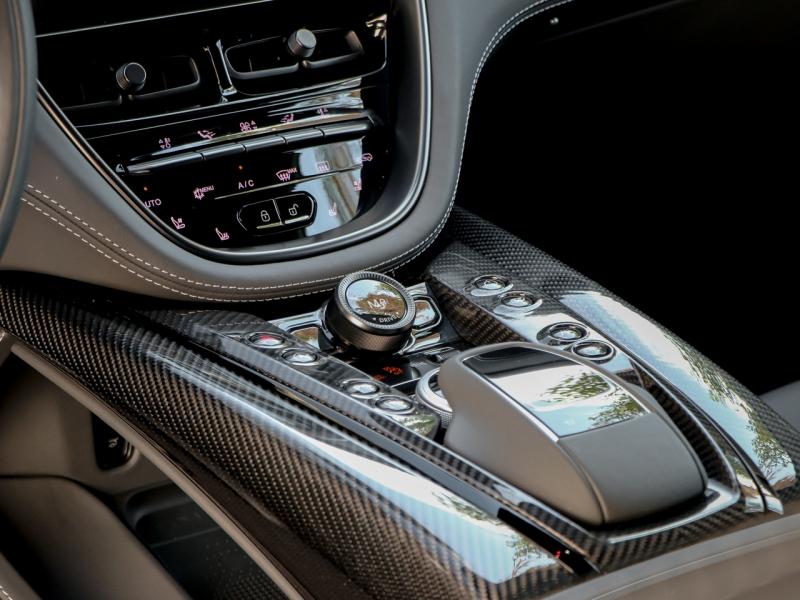 Image ASTON MARTIN DBX 4.0 V8 biturbo 707ch BVA9