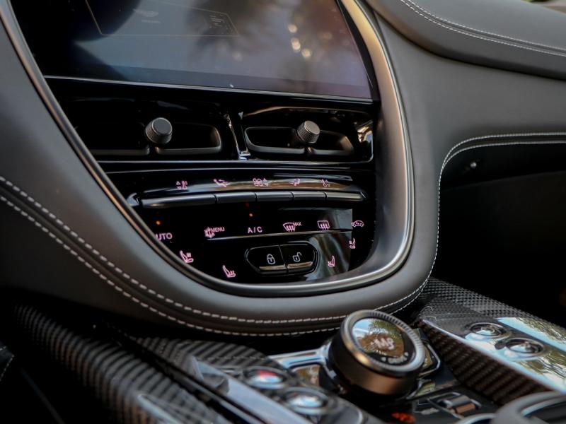 Image ASTON MARTIN DBX 4.0 V8 biturbo 707ch BVA9