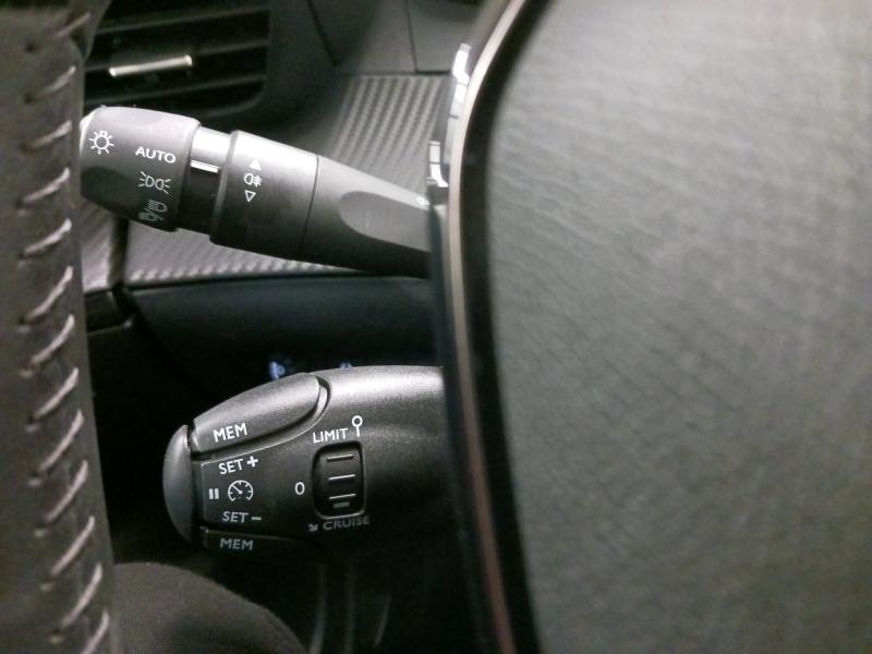Image PEUGEOT 2008 1.2 PureTech 100ch S&S Active