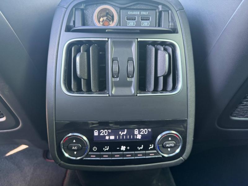 Image MASERATI Levante 3.8 V8 580ch Trofeo