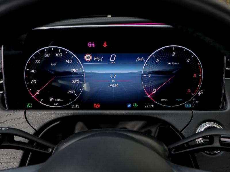 Image MERCEDES-BENZ Classe E 220 d 197+23ch AMG Line 9G-Tronic