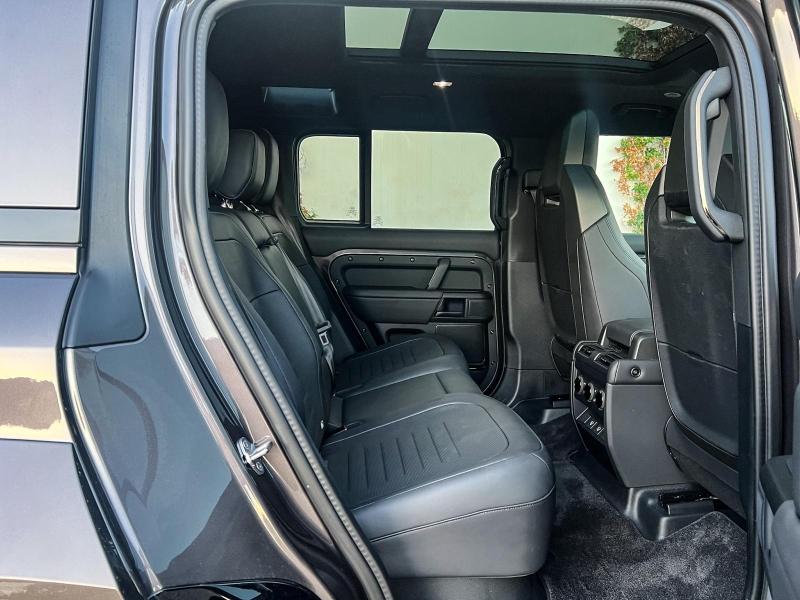 Image LAND-ROVER Defender 110 4.4 P635 Octa
