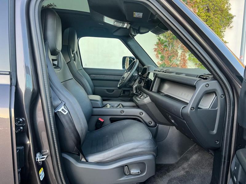 Image LAND-ROVER Defender 110 4.4 P635 Octa