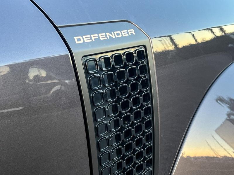 Image LAND-ROVER Defender 110 4.4 P635 Octa