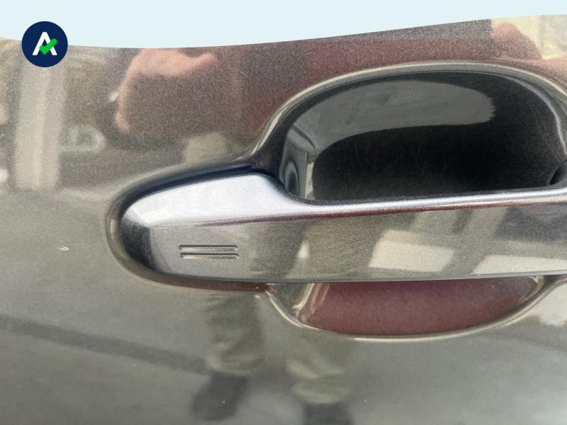 Image TOYOTA C-HR 122h Distinctive 2WD E-CVT