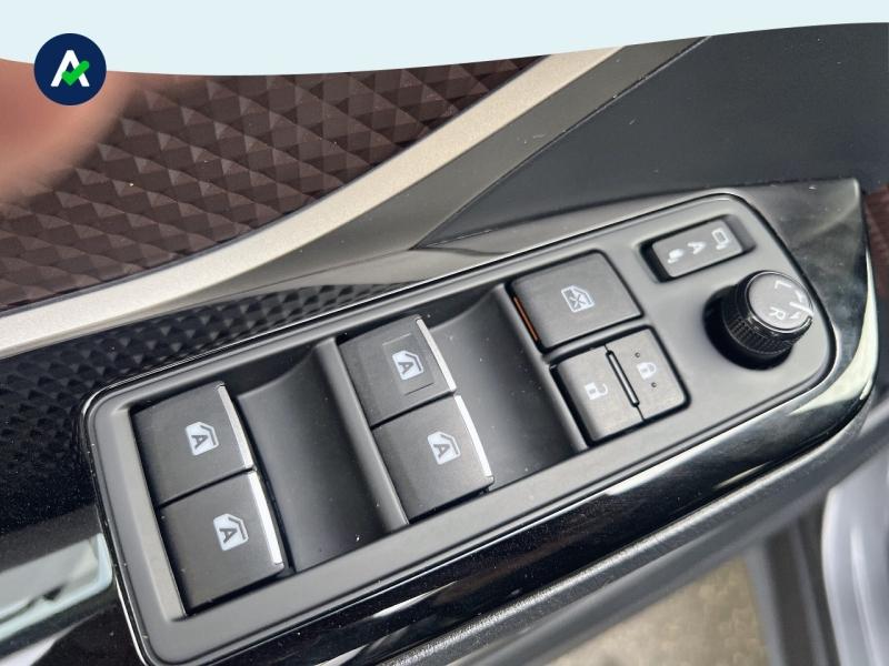 Image TOYOTA C-HR 122h Distinctive 2WD E-CVT