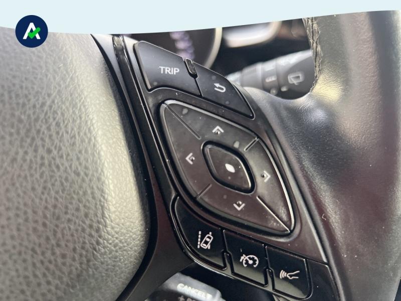 Image TOYOTA C-HR 122h Distinctive 2WD E-CVT