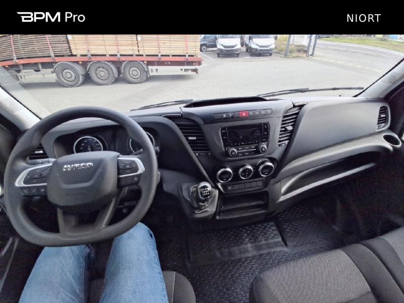 Image IVECO Daily CCb 35C16H empattement 4100 / Caisse Hayon / 20m3 / 3.0l 160cv / 35 900HT