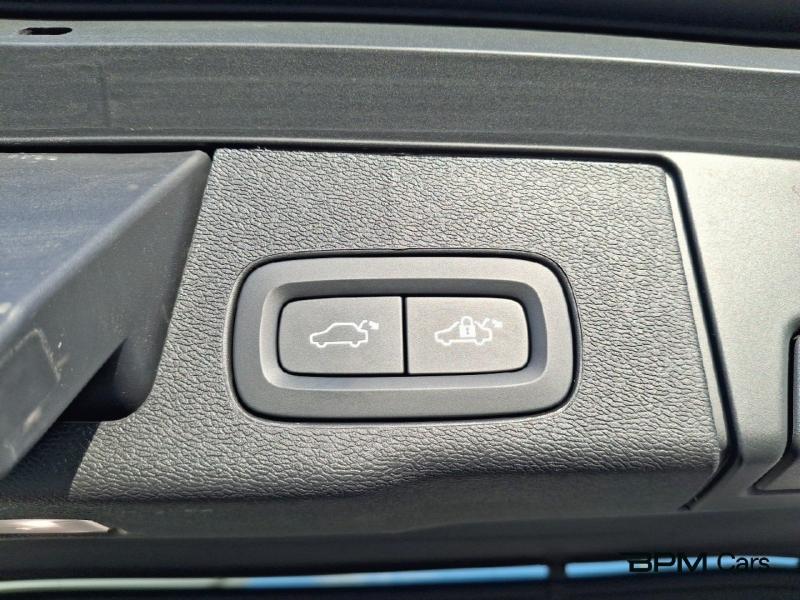 Image VOLVO XC60 T6 Hybride Rechargeable 253 + 145ch Ultra Style Dark Geartronic 8 AWD