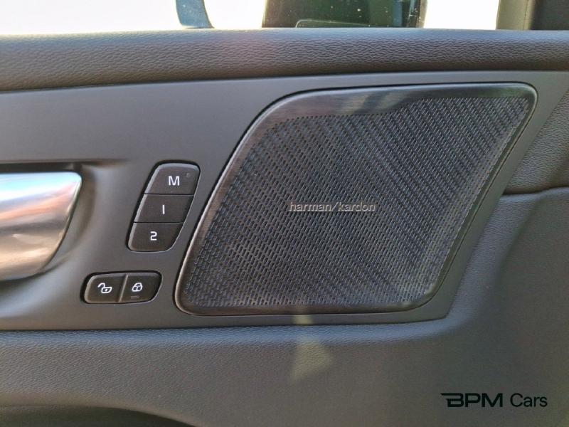 Image VOLVO XC60 T6 Hybride Rechargeable 253 + 145ch Ultra Style Dark Geartronic 8 AWD