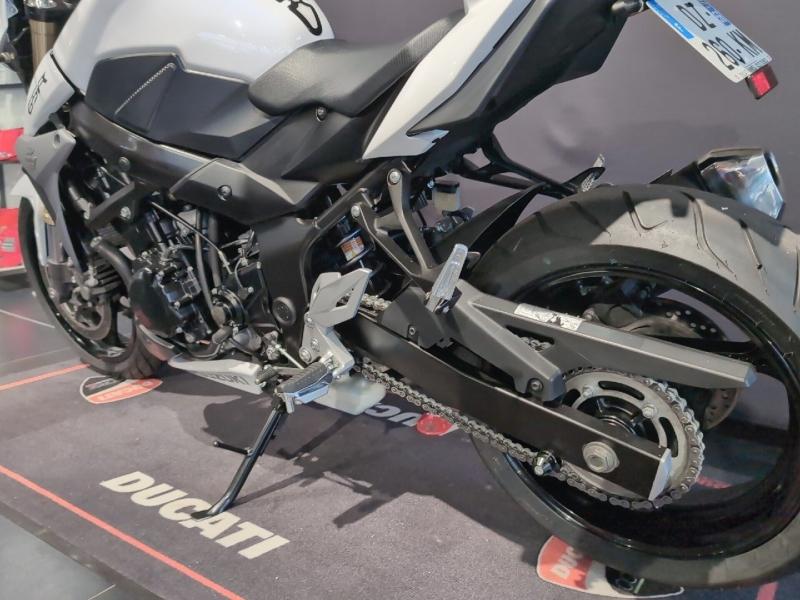 Image SUZUKI GSR GSR 750