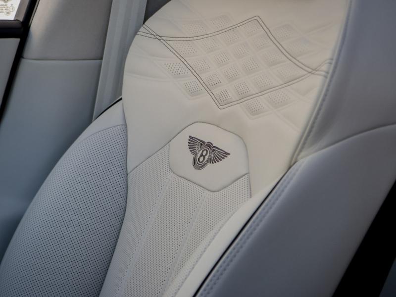 Image BENTLEY BENTAYGA Atelier Edition V8 4.0 550ch