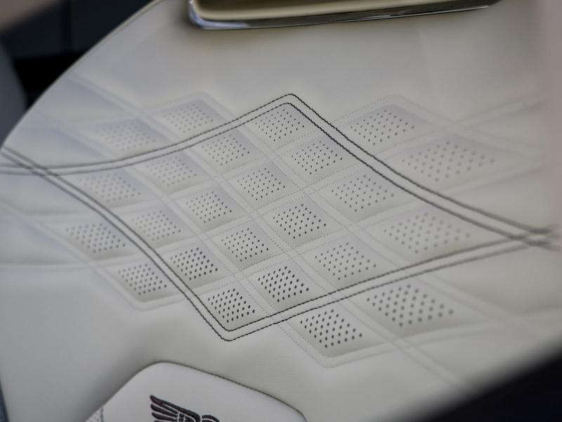 Image BENTLEY BENTAYGA Atelier Edition V8 4.0 550ch