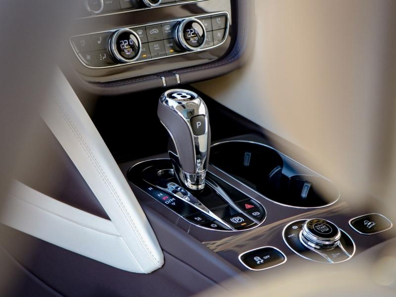 Image BENTLEY BENTAYGA Atelier Edition V8 4.0 550ch