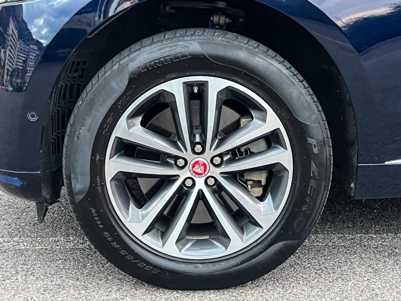 Image JAGUAR F-Pace P400e Plug-in-Hybrid R-Dynamic S BVA8 AWD