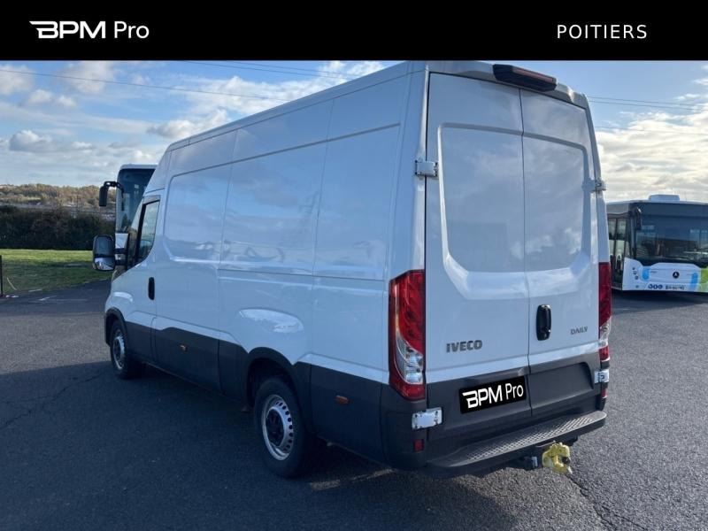 Image IVECO Daily 35S Fg 35-140H V12 / FOURGON 12m3 / 2022 / 2.3L 140CH / 35S14V12 /
