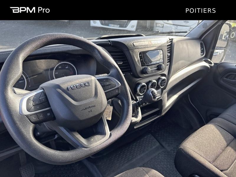 Image IVECO Daily 35S Fg 35-140H V12 / FOURGON 12m3 / 2022 / 2.3L 140CH / 35S14V12 /
