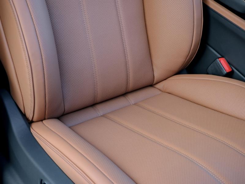 Image BENTLEY BENTAYGA EWB Azure V8 4.0 550ch